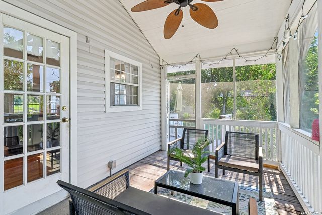 220 LYMAN DR, Terrell Hills, TX 78209