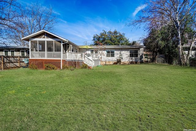 220 LYMAN DR, Terrell Hills, TX 78209
