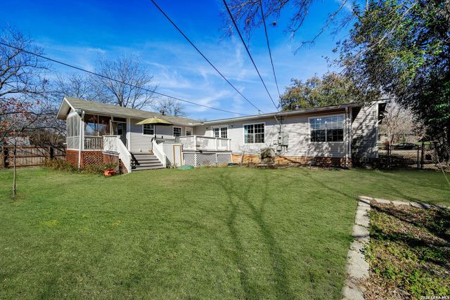220 LYMAN DR, Terrell Hills, TX 78209