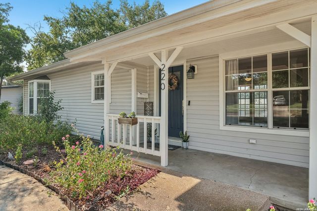 220 LYMAN DR, Terrell Hills, TX 78209