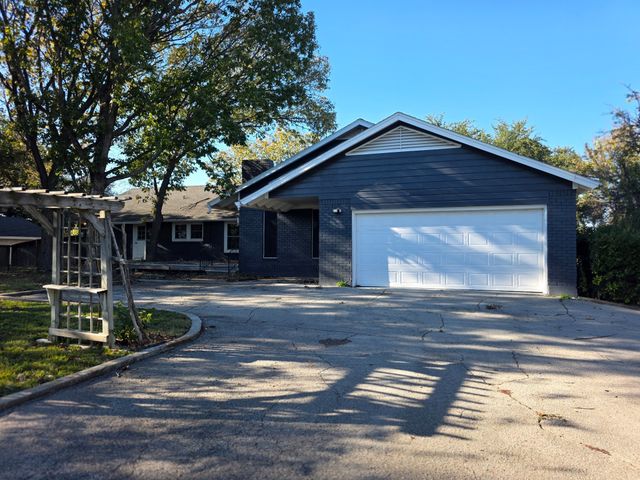 5800 Mount Rockwood Circle, Waco, TX 76710