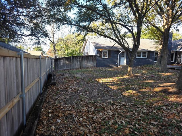 5800 Mount Rockwood Circle, Waco, TX 76710