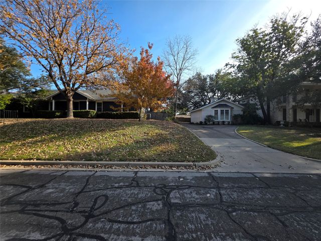 5800 Mount Rockwood Circle, Waco, TX 76710
