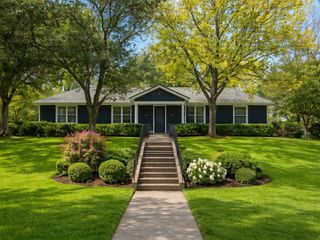 5800 Mount Rockwood Circle, Waco, TX 76710