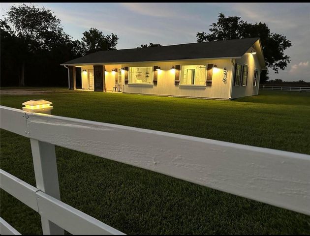 518 Anton Stade Rd B, Rosenberg, TX 77471