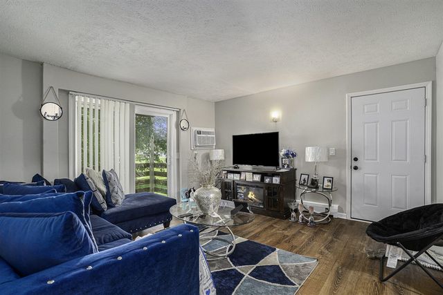 1710 E G Avenue, Kalamazoo, MI 49004
