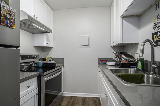 1710 E G Avenue, Kalamazoo, MI 49004