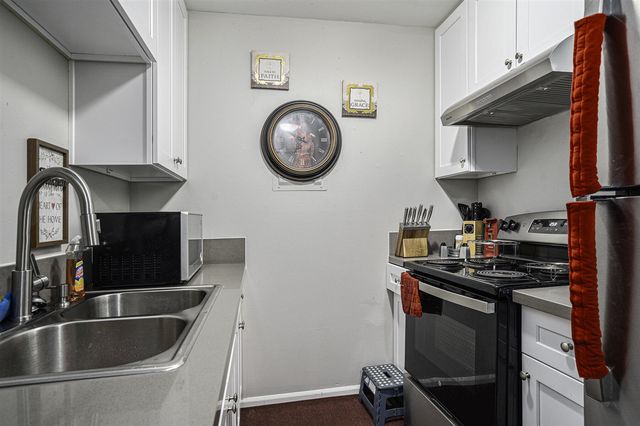 1710 E G Avenue, Kalamazoo, MI 49004