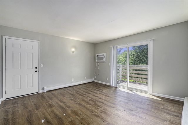 1710 E G Avenue, Kalamazoo, MI 49004
