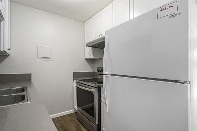 1710 E G Avenue, Kalamazoo, MI 49004