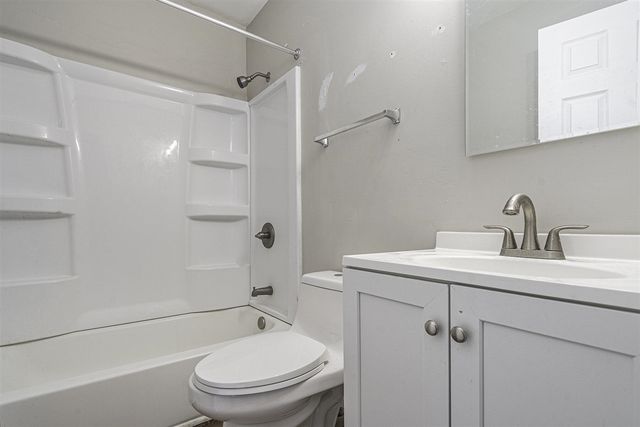 1710 E G Avenue, Kalamazoo, MI 49004