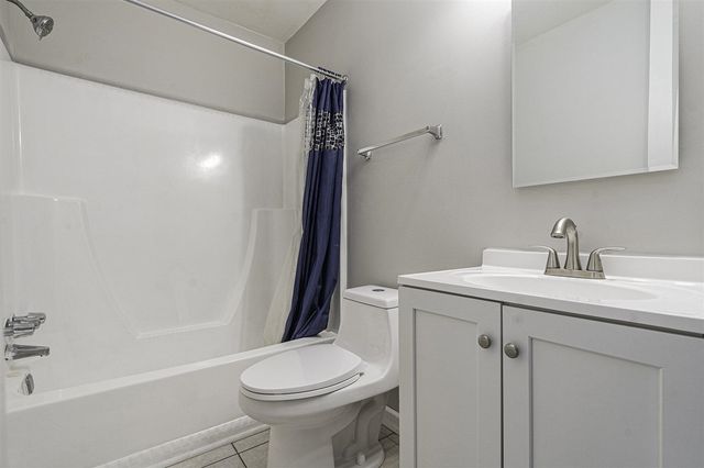 1710 E G Avenue, Kalamazoo, MI 49004