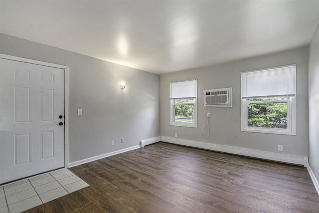 1710 E G Avenue, Kalamazoo, MI 49004