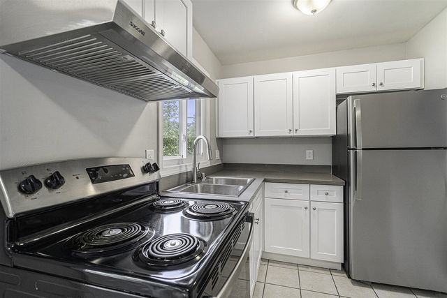 1710 E G Avenue, Kalamazoo, MI 49004