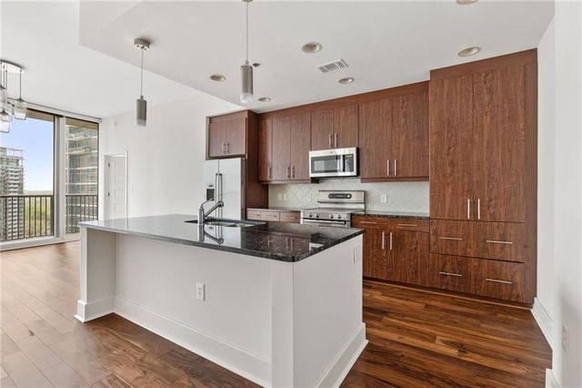 1080 Peachtree Street NE 1904, Atlanta, GA 30309