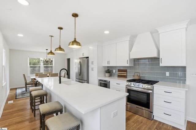 402 Foxcroft Road, Greenville, SC 29615