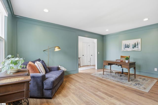 402 Foxcroft Road, Greenville, SC 29615