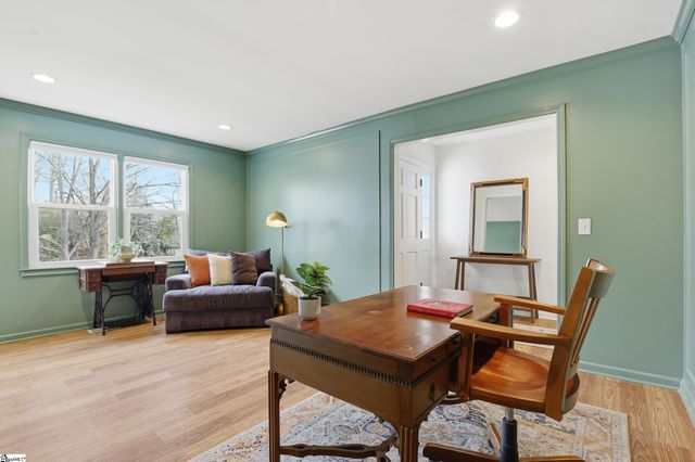 402 Foxcroft Road, Greenville, SC 29615