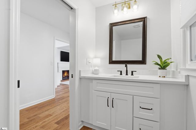 402 Foxcroft Road, Greenville, SC 29615