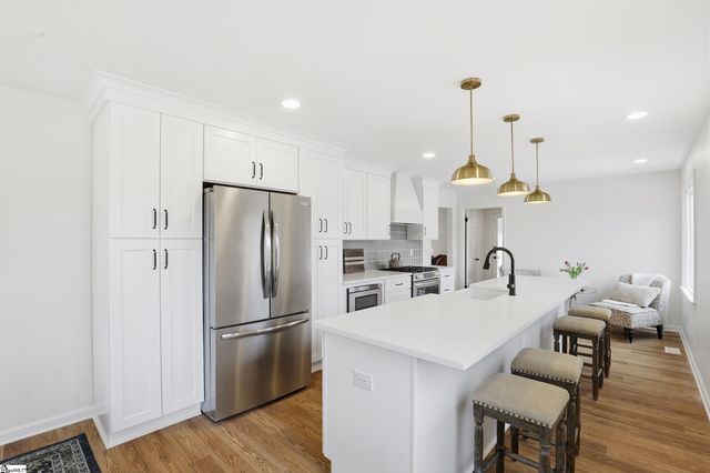 402 Foxcroft Road, Greenville, SC 29615