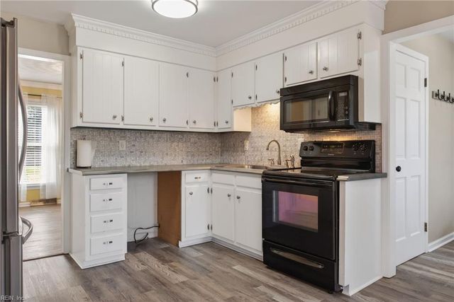 412 Warhawks RD, Chesapeake, VA 23322