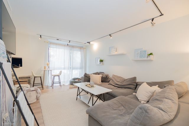 2201 N Cleveland Avenue 104, Chicago, IL 60614