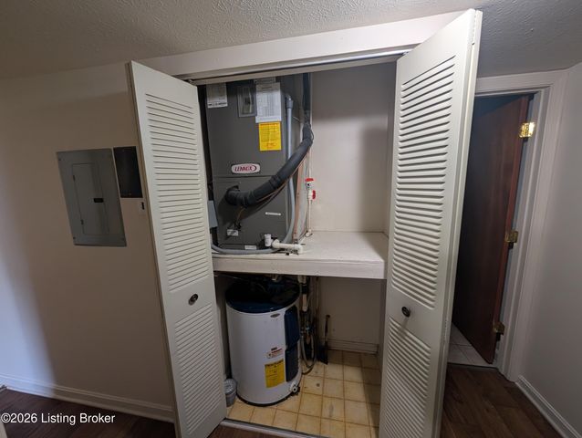 6510 Six Mile Ln APT 4, Louisville, KY 40218