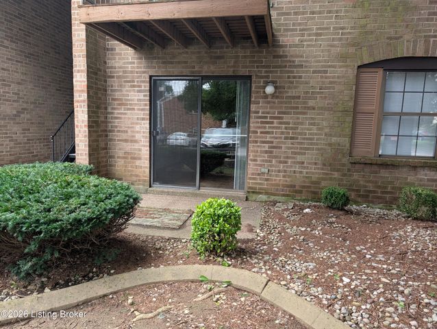 6510 Six Mile Ln APT 4, Louisville, KY 40218