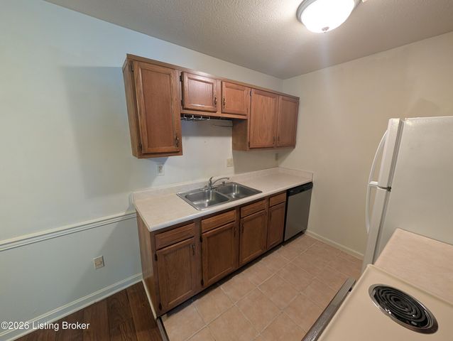 6510 Six Mile Ln APT 4, Louisville, KY 40218