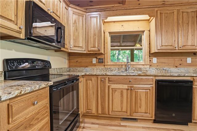 702 Ranch Mountain Drive, Dahlonega, GA 30533