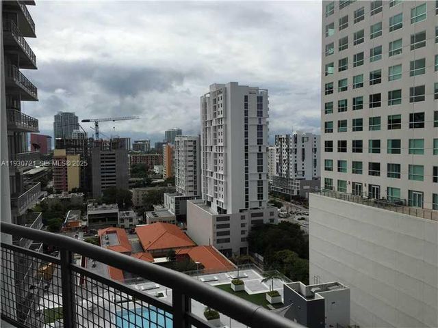 690 SW 1st Ct 1727, Miami, FL 33130