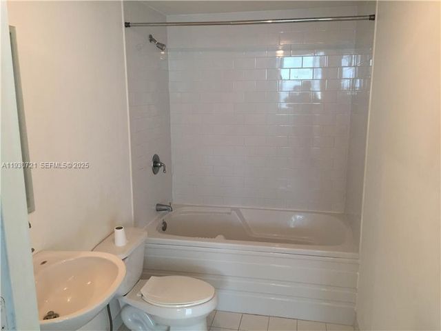 690 SW 1st Ct 1727, Miami, FL 33130