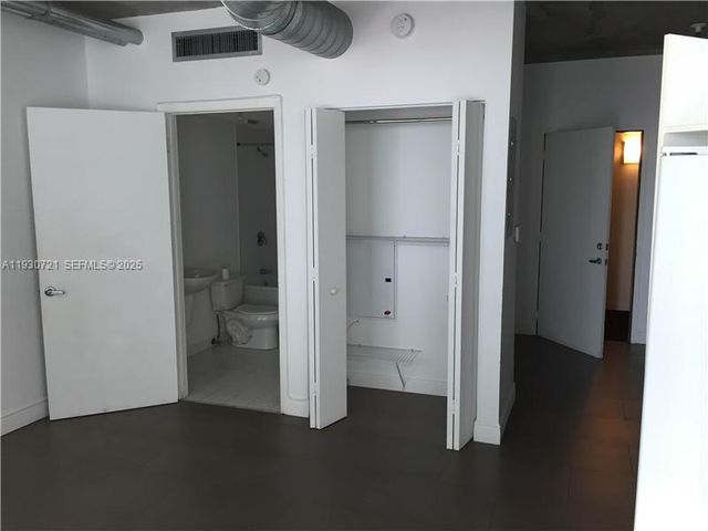 690 SW 1st Ct 1727, Miami, FL 33130