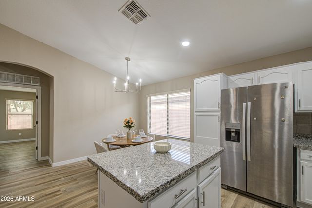 15668 W SAGUARO Lane, Surprise, AZ 85374