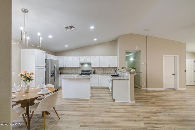 15668 W SAGUARO Lane, Surprise, AZ 85374