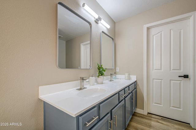 15668 W SAGUARO Lane, Surprise, AZ 85374