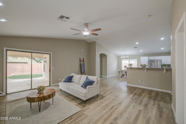 15668 W SAGUARO Lane, Surprise, AZ 85374