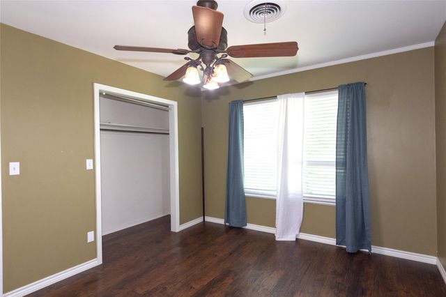 1212 Lake Terrace DR, Elgin, TX 78621
