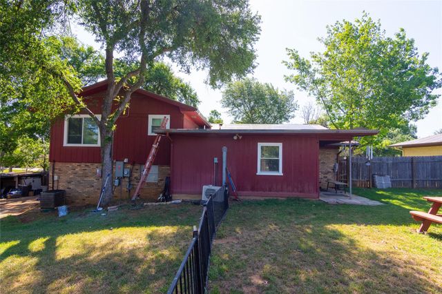 1212 Lake Terrace DR, Elgin, TX 78621