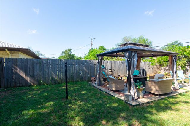 1212 Lake Terrace DR, Elgin, TX 78621