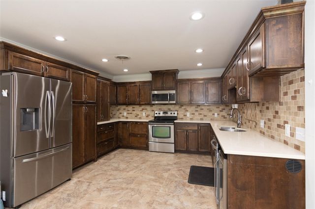 1212 Lake Terrace DR, Elgin, TX 78621