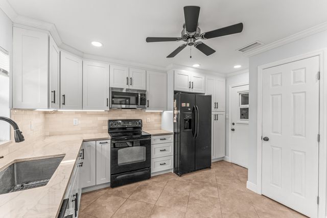 4727 Storkwood Lane A, Boynton Beach, FL 33436