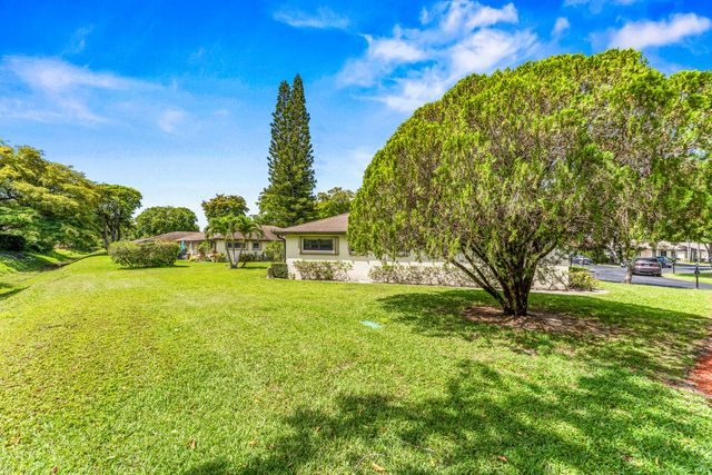 4727 Storkwood Lane A, Boynton Beach, FL 33436