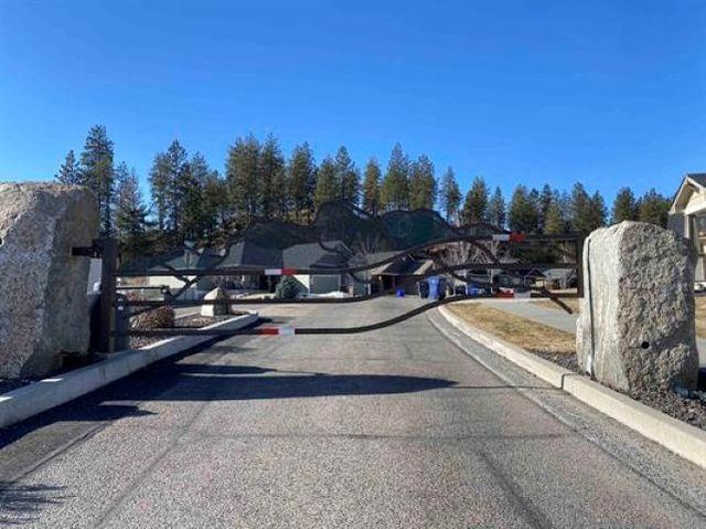 58 E Center Ln, Spokane, WA 99205