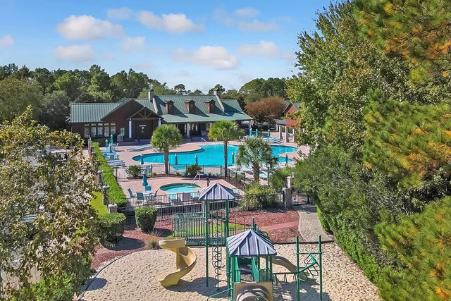 5004 Weatherwood Dr., North Myrtle Beach, SC 29582