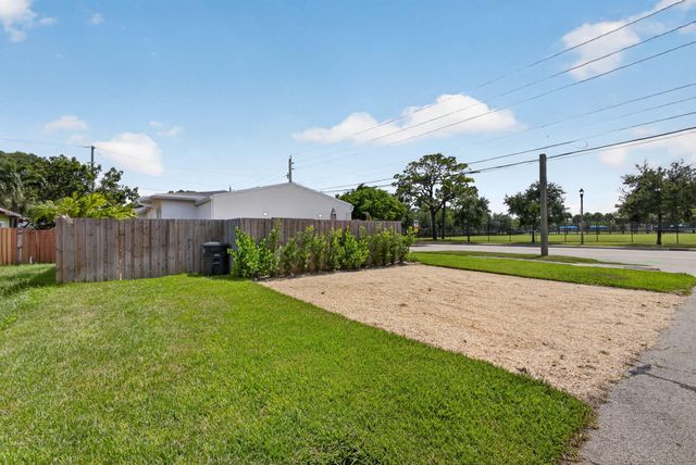 3400 PARKER Avenue, West Palm Beach, FL 33405