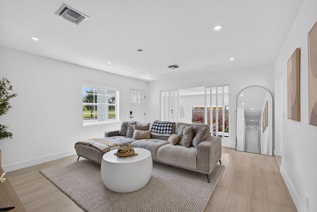 3400 PARKER Avenue, West Palm Beach, FL 33405