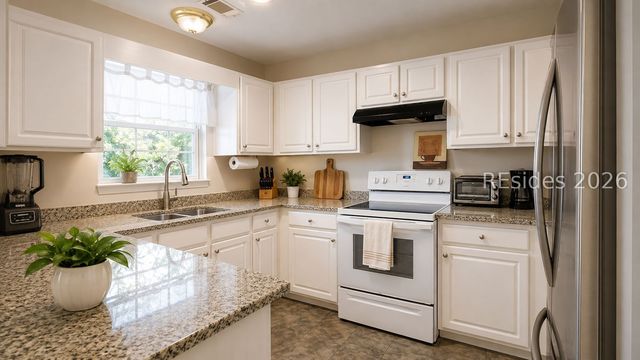 17 Monticello Dr, Hilton Head Island, SC 29926