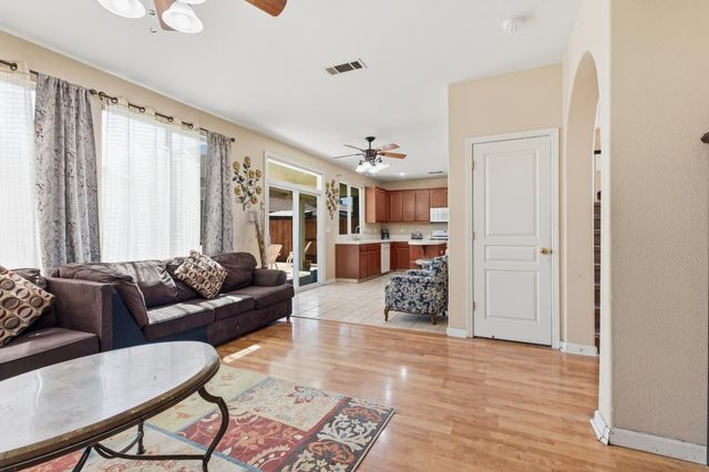 2410 Jessica Cir, Escalon, CA 95320