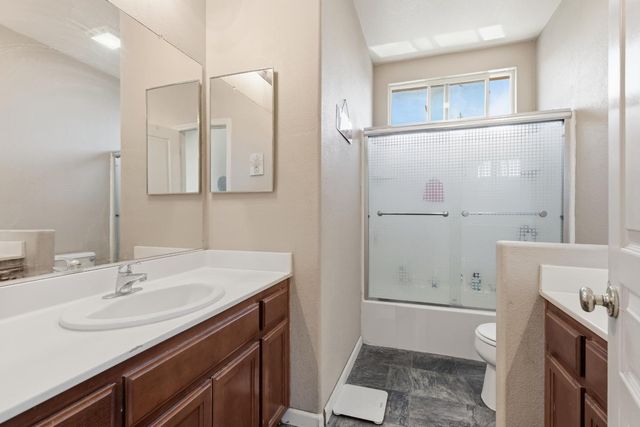 2410 Jessica Cir, Escalon, CA 95320